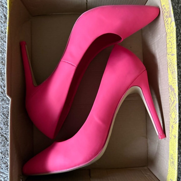Pink Stiletto Heels - Picture 4 of 5